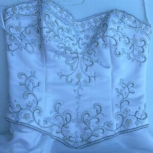 Size 6 Demetrios White Wedding Gown